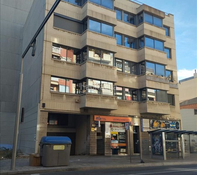 Foto 0060113c-a5e4-4e47-855e-e9fdd4d571ae. Aparcament cotxe a Centre-Estació Gavà