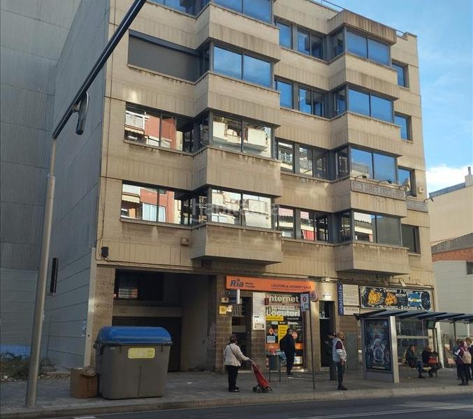 Foto 569717a0-5f41-40fc-887f-505b9f350cec. Aparcament cotxe a Centre-Estació Gavà