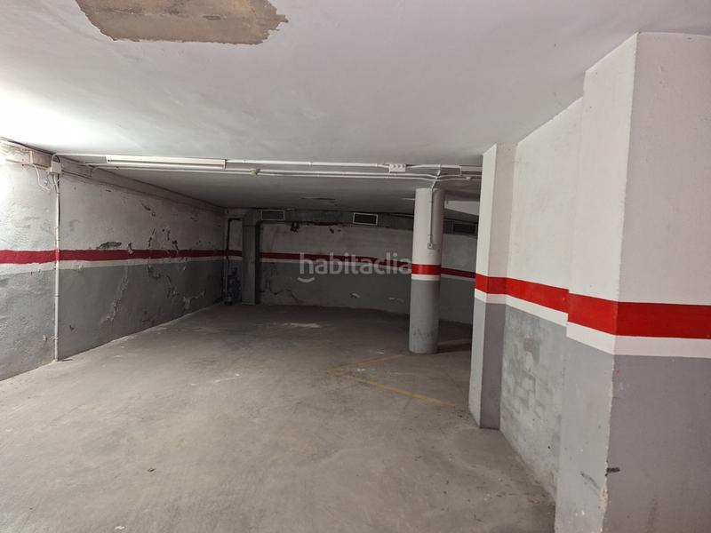 Foto b82d9d3c-2878-4e3d-b42a-92405f09b8fb. Parking coche en Centre-Estació Gavà