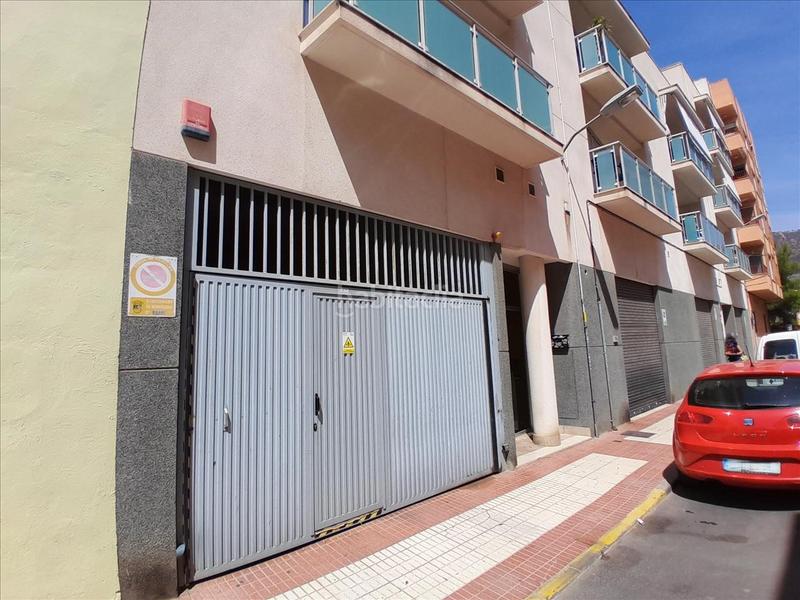 Foto b28fc54d-3ac1-40cd-bc68-485a46dcf26b. Car parking in Pueblo Benicasim / Benicàssim