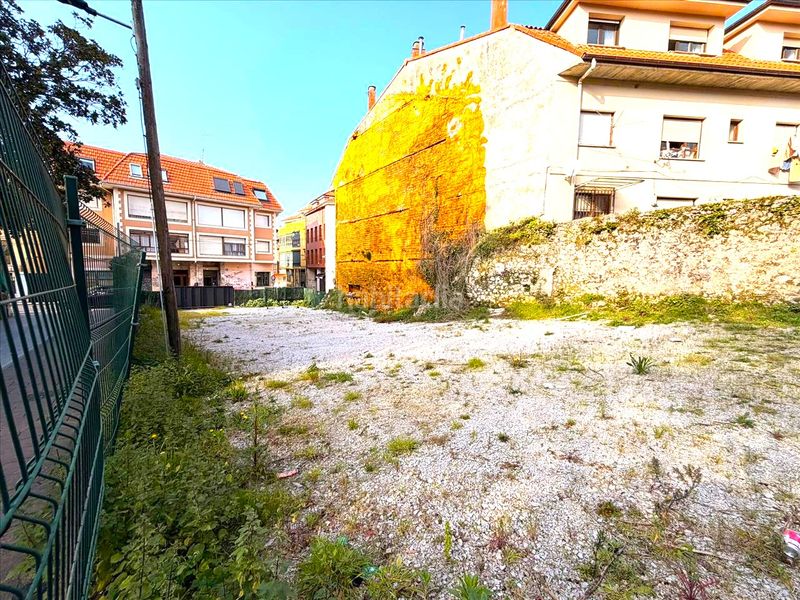 Foto 254da5f8-0e46-41c9-a562-9a1dd6599f2f. Terreny residencial a Llanes pueblo Llanes