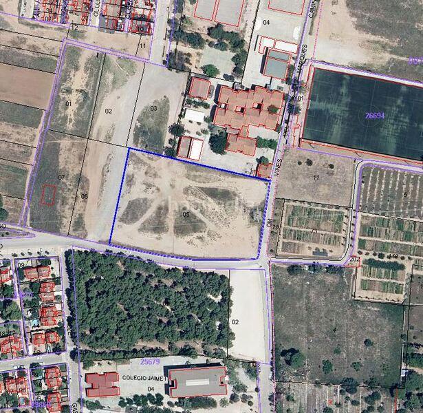 Foto 64ac40e2-bc85-43d0-a7f8-aac23aec0096. Terreno residencial en Centro - Ambulatorio Paiporta