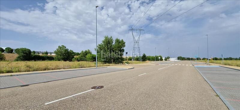 Foto bdaeda0d-eca3-4212-a791-d04ae853a1e5. Area edificabile industriale in Simancas
