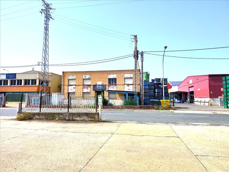 Foto 1d25b5a1-8e80-4d16-9dfc-c907f321ecd8. Nau industrial a Polígono Cantabria Logroño