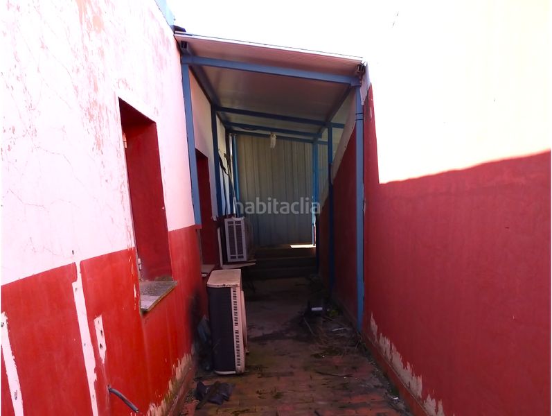 Foto d50a463e-ef7b-45ae-a1db-1f450aa4cd45. Nau industrial a Polígono Cantabria Logroño