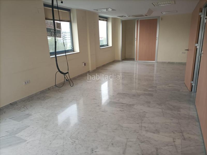 Foto cd5b7a85-001a-4c02-b84f-5184c5425486. Oficina en Urbadiez - Entrepuentes Sevilla