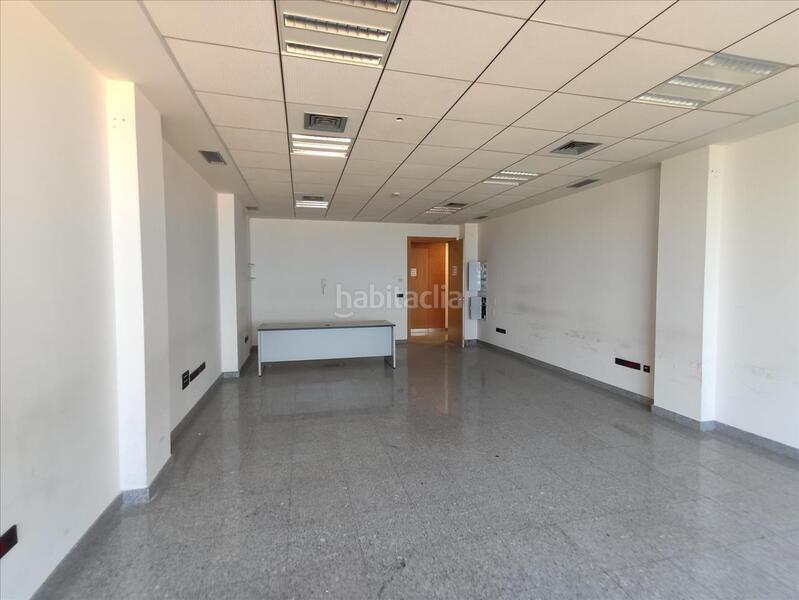 Foto cf135b3c-91aa-454f-b5d5-16e40c267bad. Office space in El Plantinar - Avda. La Paz - El Juncal Sevilla