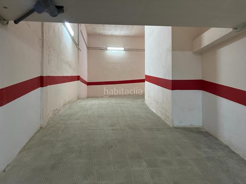 Foto fba6c4c7-13df-4ec5-8238-d206545e5c88. Parking coche en Algemesí