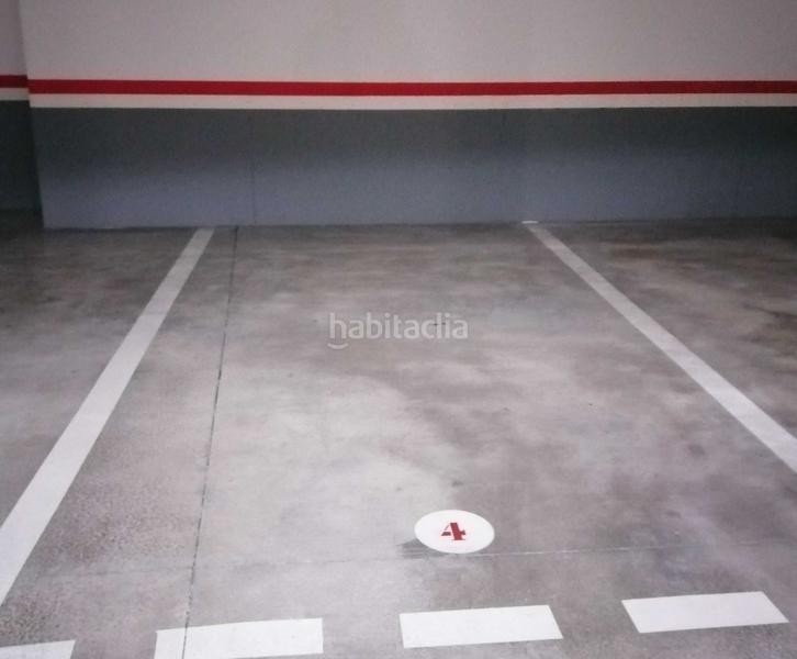 Foto a5ea37b5-9cfb-432b-a1ff-c8ada7aa9519. Parking voiture dans Sur Ávila