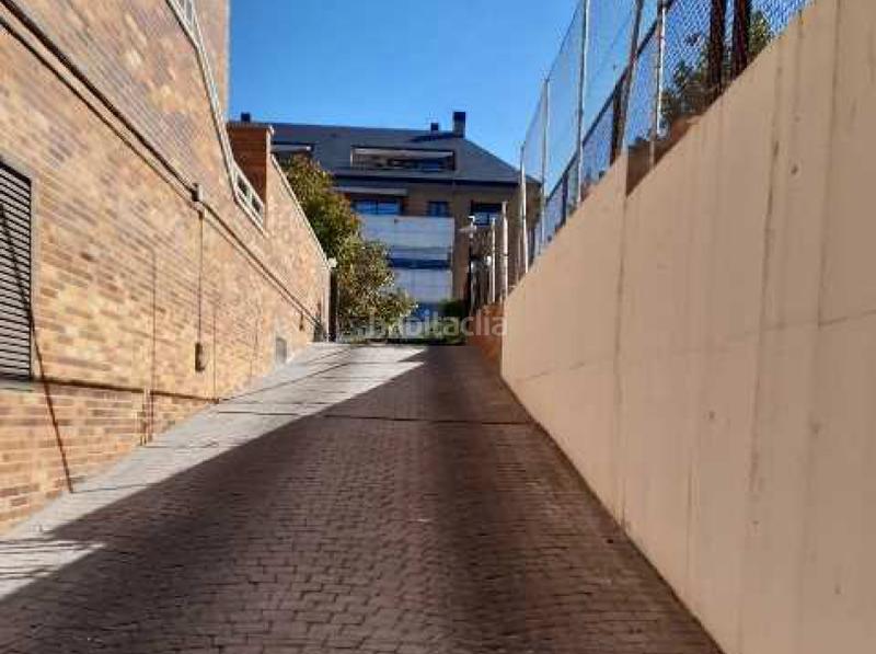 Foto 93d6f41e-8110-4f04-a6d5-0094229c6c55. Parking coche en Monte el Pilar Majadahonda
