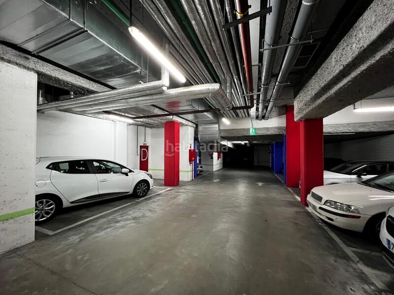 Foto e56aaa58-5b51-43a0-8f66-841fbda0a66c. Parking voiture dans Centro Arganda del Rey