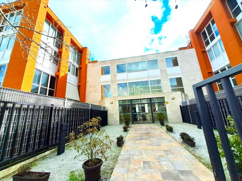 Foto 6cc78505-3001-458d-b706-4226a088eb82. Aparcament cotxe a Zona Industrial Tres Cantos