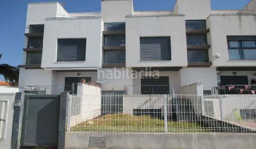 Foto 08a58acf-1064-43a9-a230-fce0d982b644. Casa adosada en Casco Urbano Vinaròs
