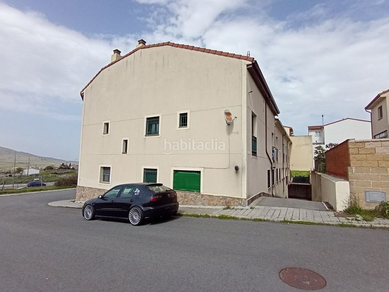 Foto a88f6608-b93e-4fa0-9ecb-ae9da70f13d0. Aparcament cotxe a El Espinar Pueblo Espinar (El)