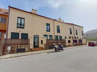 Aparcament cotxe  Del guijo