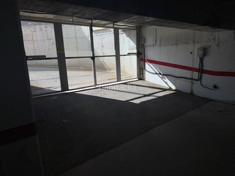 Foto 2b6756c1-b132-439d-84f6-5edc830825f3. Aparcament cotxe a Dosrius poble Dosrius