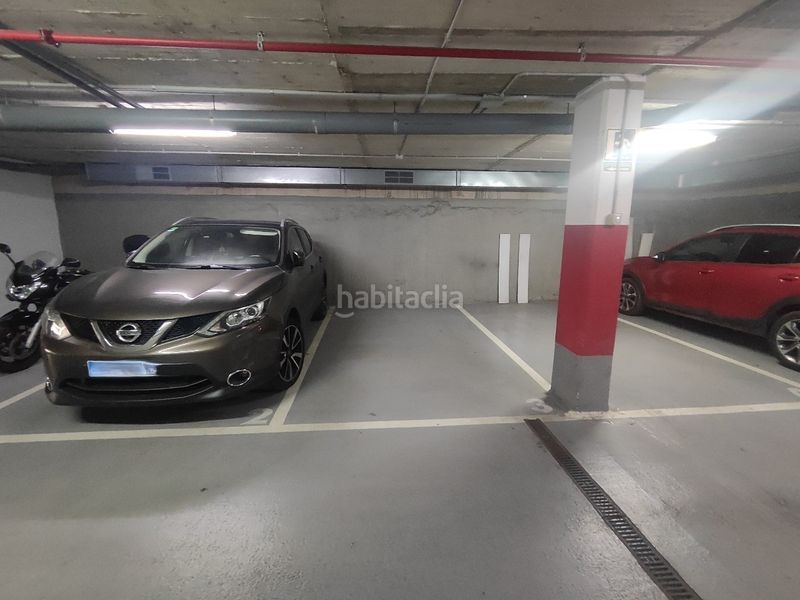 Foto cda0d53d-b80e-4efe-82ac-ae47221552fc. Autoparkplatz in Sagnier-Plaça de Catalunya Prat de Llobregat (El)