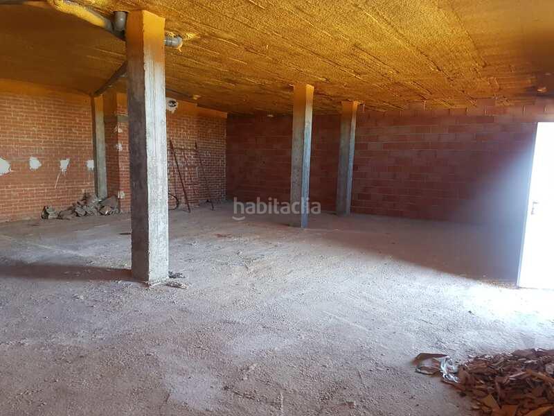 Foto bb50756f-9b9e-4647-a559-691cb64b5cd8. Local commercial dans Recas