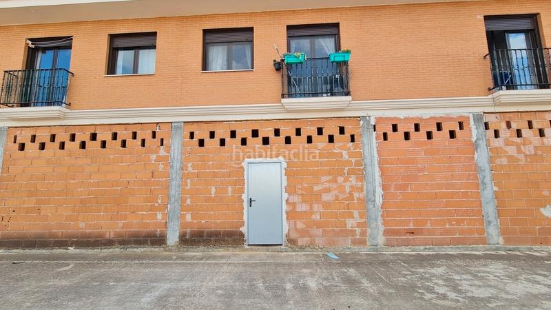 Foto c7def629-fc5c-4f41-ae00-ab5ab60015bd. Local commercial dans Recas