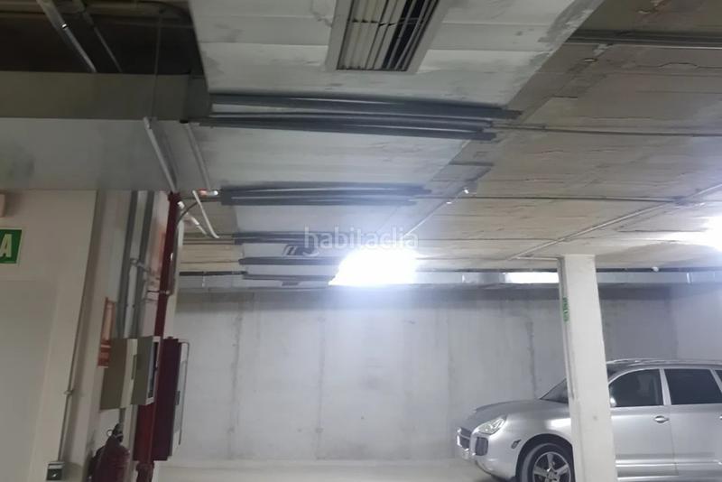 Foto 5d8fe939-13e1-4c9b-8c14-0908d799d863. Parking coche en Puerto Deportivo Guardamar del Segura
