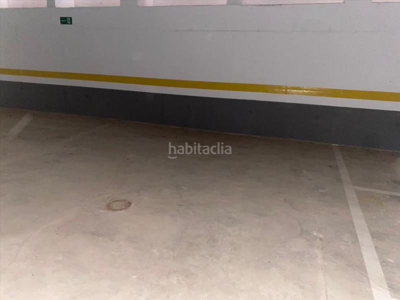 Foto 461c90d3-c1eb-4d34-8fd8-fba892170143. Parking coche en Pilas