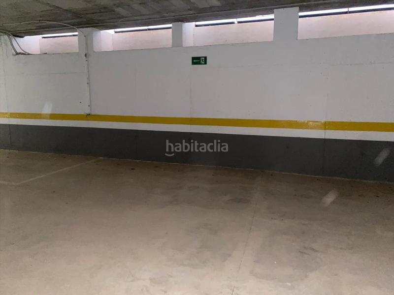 Foto 897fd411-52c0-4a0b-b26a-eaa7914be850. Parking coche en Pilas