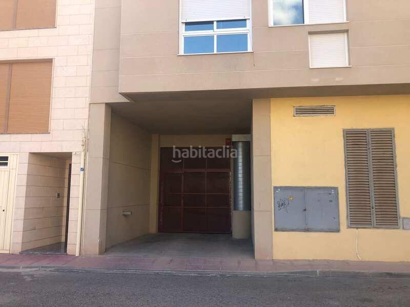 Foto 117db6f4-4f0f-49c9-9f33-d494603b2382. Aparcament cotxe a Totana