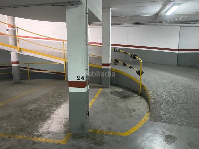 Foto 926f49f5-74c1-4dd0-838c-3b1fb8624631. Car parking in Centro Lucena