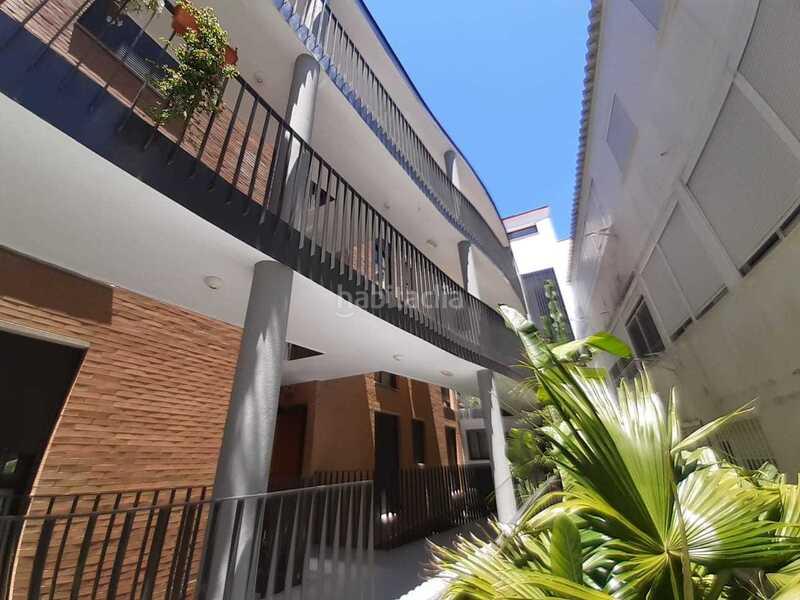 Foto 907abfdc-f3ce-4931-8528-52cb87f231e3. Aparcament cotxe a Centro Lucena