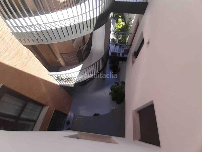 Foto 81f98858-f681-4e98-a73e-515f3b31dac7. Parking coche en Centro Lucena