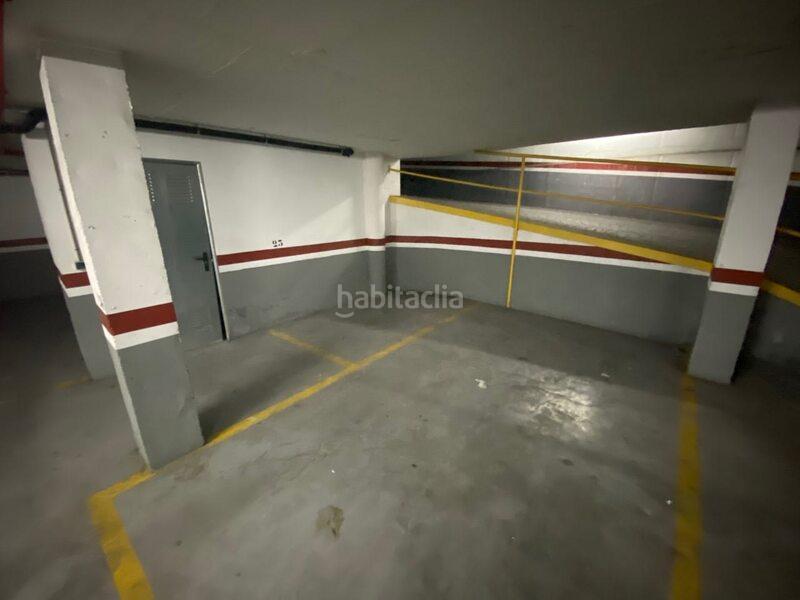 Foto d666ede5-7fe9-4534-b8dc-eff4084dd7ed. Parking coche en Centro Lucena