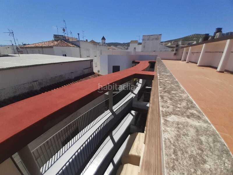 Foto 3fd14cc5-2ab5-4c2d-a886-d7d12ceb93c5. Autoparkplatz in Centro Lucena