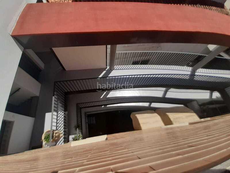 Foto 952a532e-8613-402e-b566-12015c83dfdf. Autoparkplatz in Centro Lucena