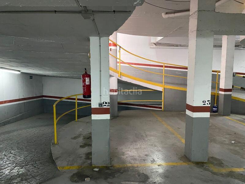 Foto 486679ae-533b-43d6-a7a7-467773272e4a. Parking voiture dans Centro Lucena