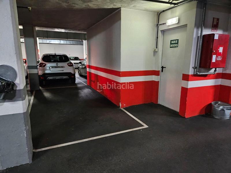 Foto 722d6fa6-1fea-43d3-b054-51b30272a6cf. Autoparkplatz in Montevil Gijón