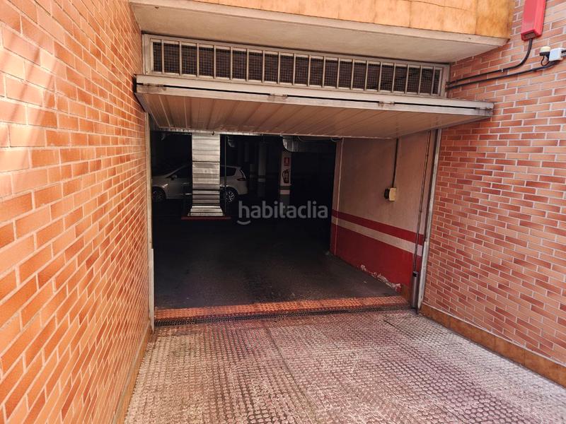 Foto a32c47ad-6955-45db-b005-53d81634515d. Autoparkplatz in Montevil Gijón