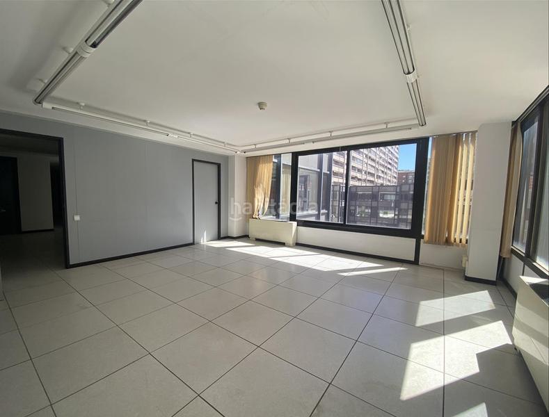 Foto c9e6bd36-921b-41f9-b3cd-8752006f9964. Büro in Putget - Farró Barcelona