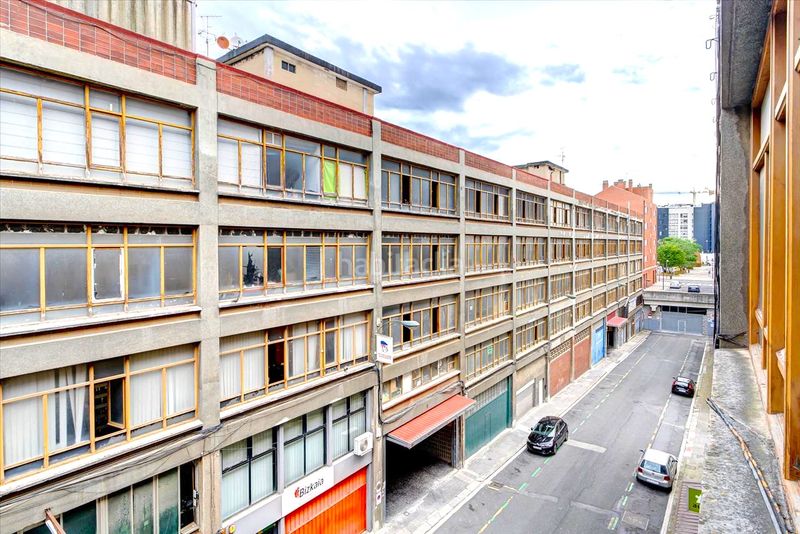 Foto eeef96ef-df10-489a-a64c-75a025065180. Capannone industriale in Rekalde Centro Bilbao