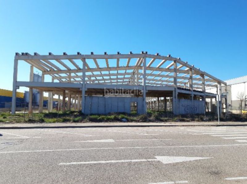 Foto be3306d5-3f21-4d3f-b985-65a8e6303556. Bâtiment à usage industriel dans Quer