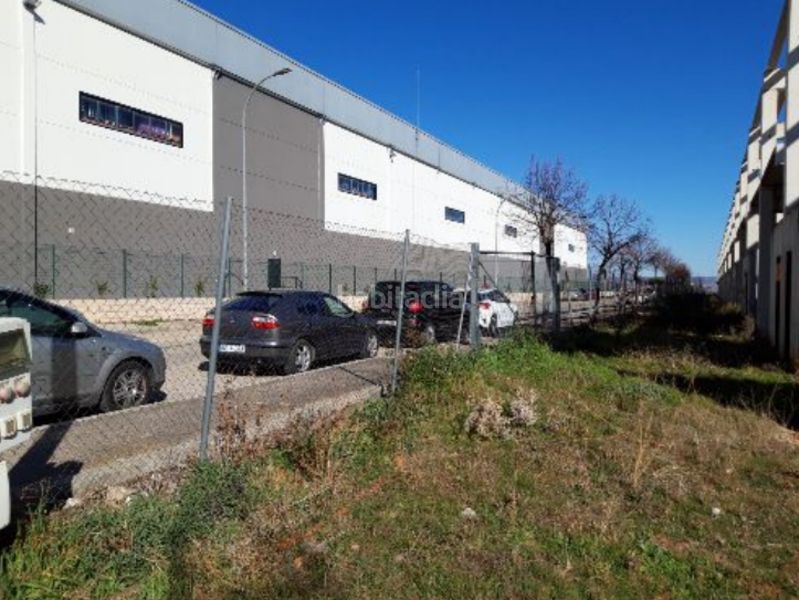 Foto fbde2a75-2b75-44fa-b700-da47774cd421. Bâtiment à usage industriel dans Quer