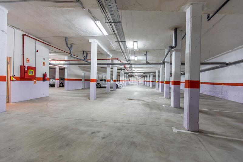 Foto 047c0c60-19f9-4e4d-8b29-0dda41254dc0. Parking voiture dans Villatobas