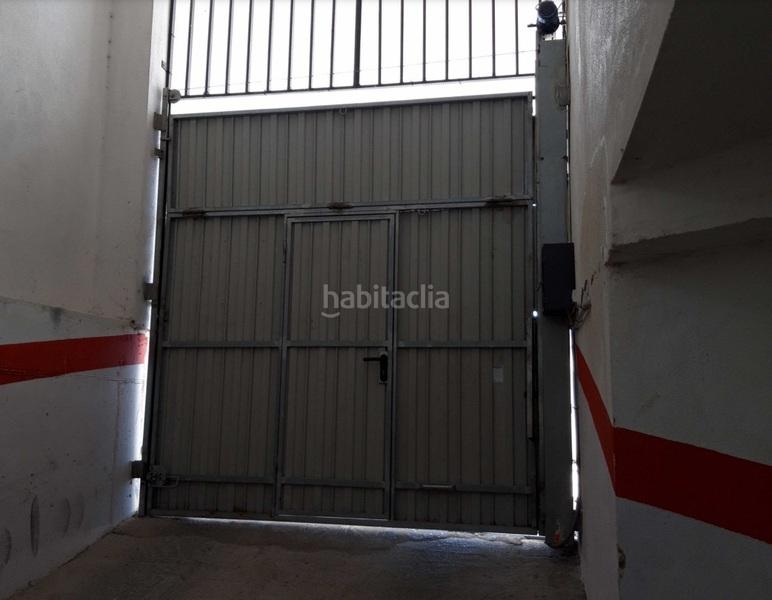 Foto b0a97723-e6a5-4d04-99d7-32ce9f2f7d45. Parking voiture dans Villatobas