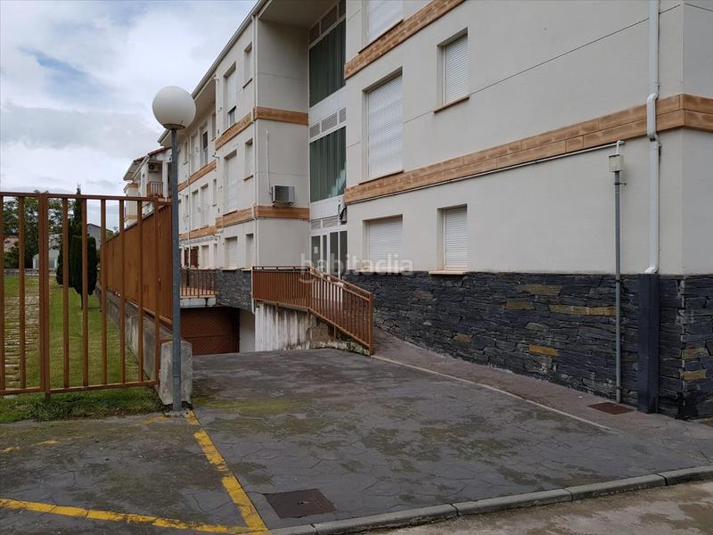 Foto 83eba296-8000-4fa2-8f1b-290451288bda. Aparcament cotxe a Hervás