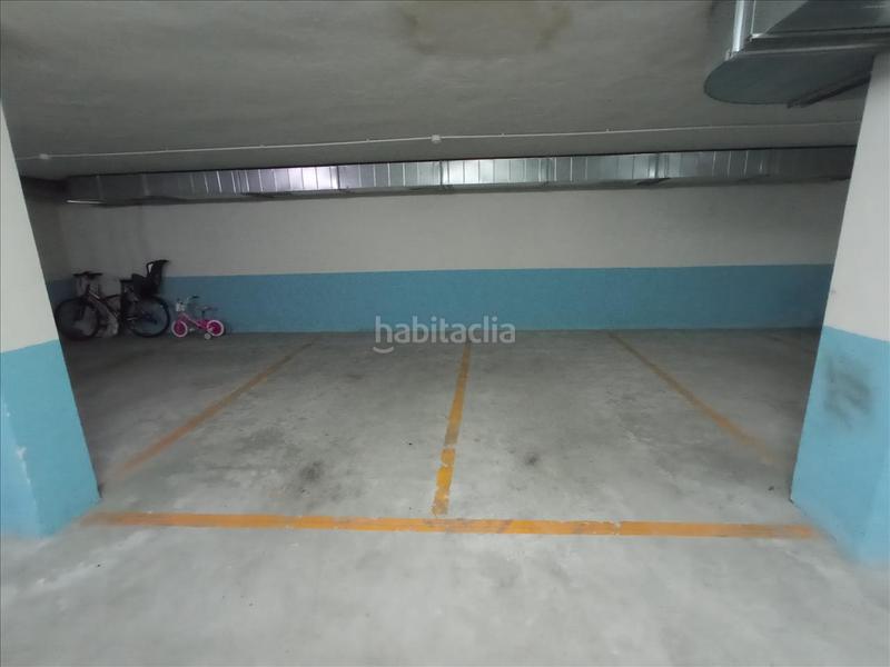 Foto 332446bf-c6e6-4865-bec6-daad095db3c4. Parking voiture dans Sama Langreo