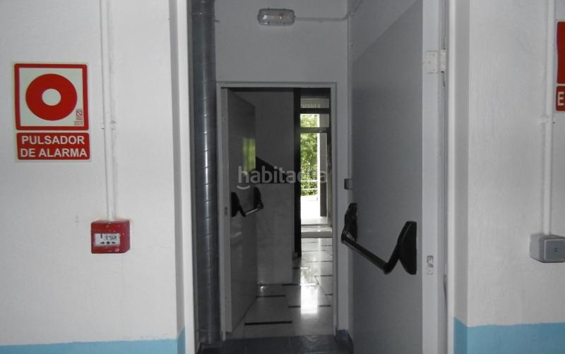 Foto eaa8fdda-0798-4f27-aa42-65b7d267bfbb. Aparcament cotxe a Sama Langreo