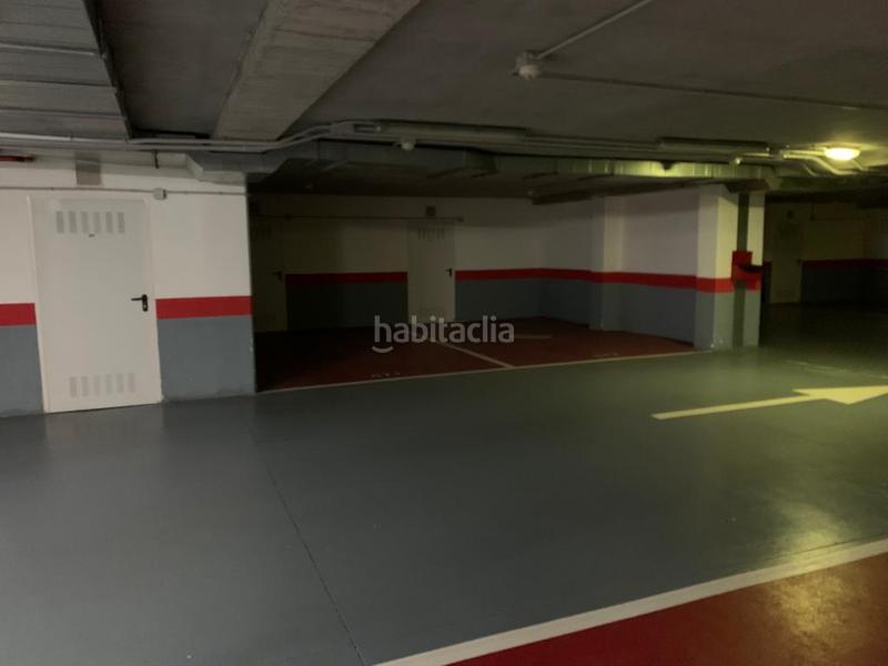 Foto 947a733a-4960-4ce3-bf2b-a4424e5fb9a2. Parking voiture dans Sama Langreo