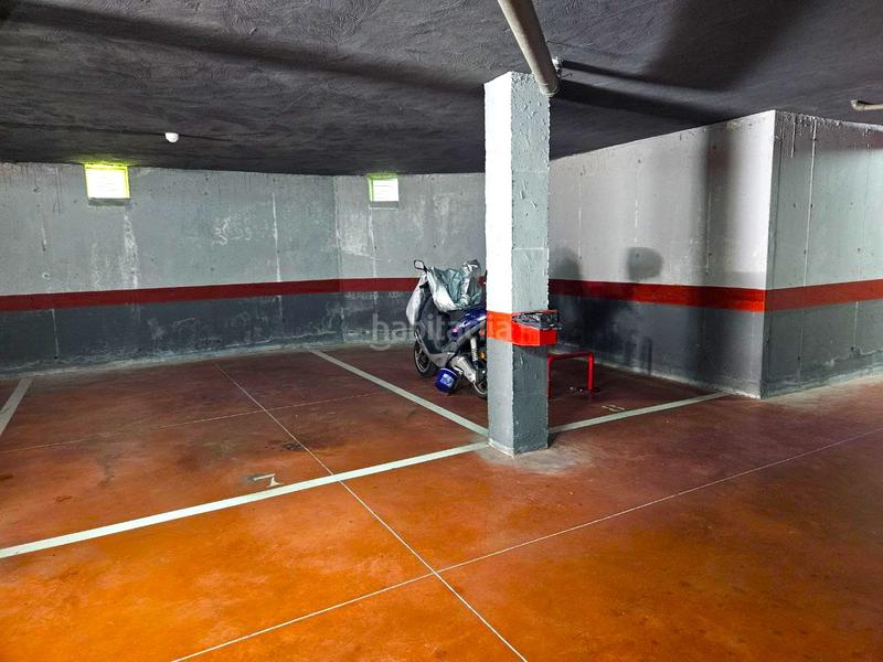 Foto 3952e166-f0d5-4077-9ccd-5322e63b04cd. Parking coche en Colunga