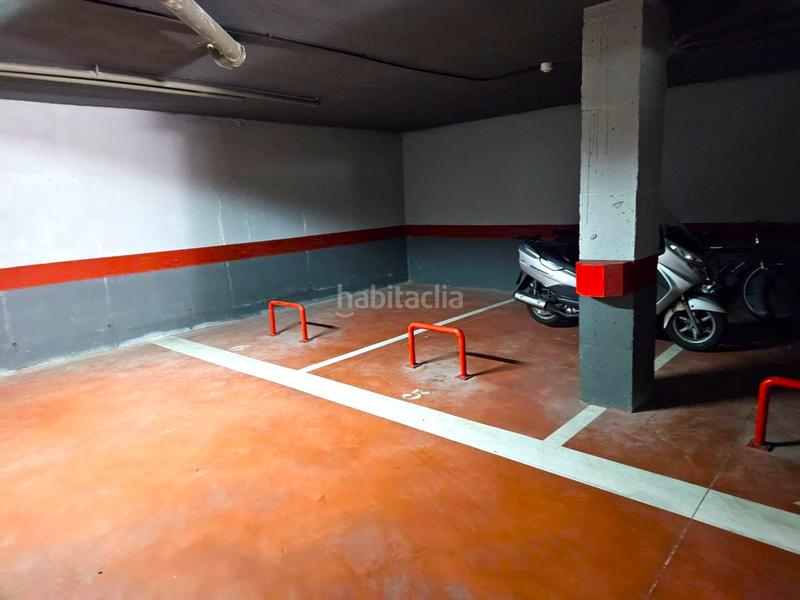 Foto b566ce3b-a932-4755-9d89-63b949e7c050. Parking coche en Colunga