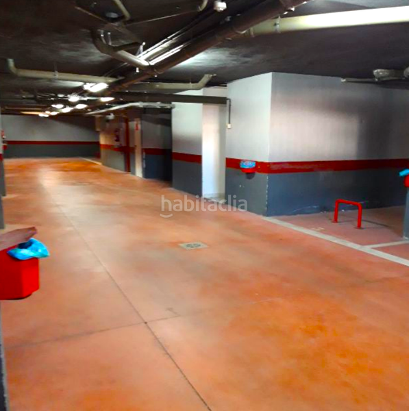Foto cb9e898a-8892-4b7c-9255-eb7988766756. Parking coche en Colunga