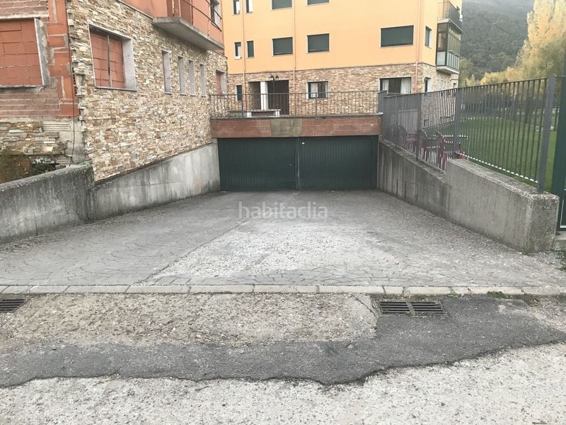 Foto e590b113-7c18-4878-be73-1b8b1652950a. Aparcament cotxe a Boñar